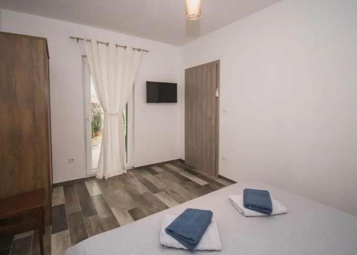 Pensjonat Agro Linda Pirovac